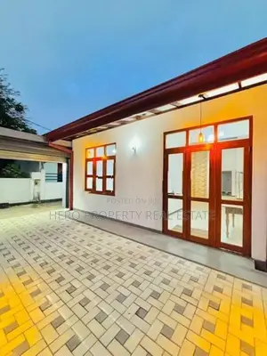 Modern House for Sale in Athurugiriya