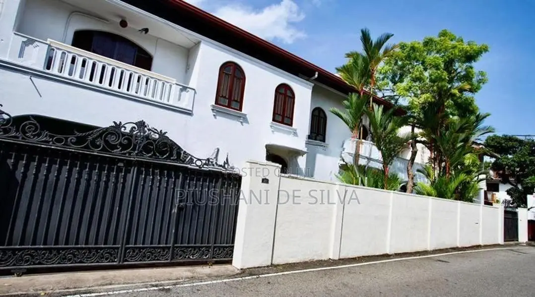 Specious 07 Bedroom House For Sale In Nugegoda