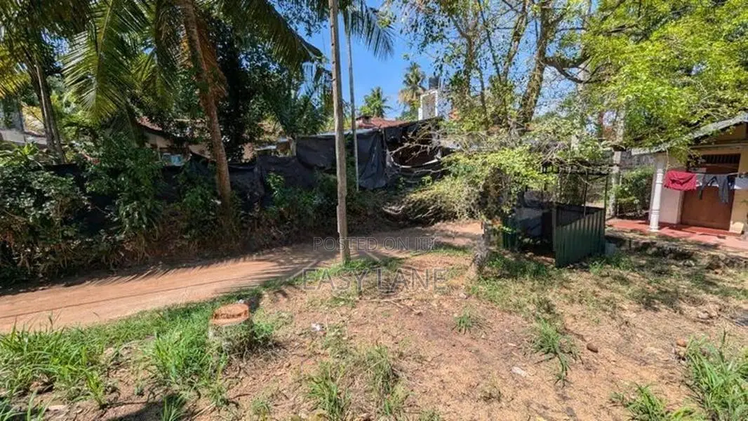 මීරිගම Town එකට පයින් යන දුරින් පර්චස් 26.5 ක ඉඩමක්