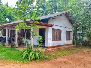 88 P of Land for Sale at Kahathuduwa close vicinity to Highway.