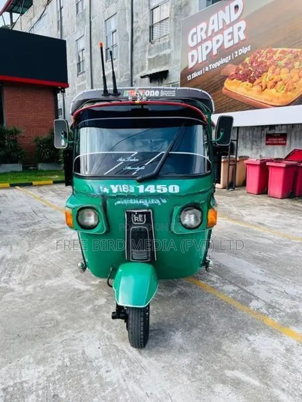 Bajaj RE 2010