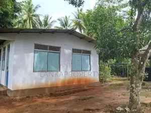 88 P of Land for Sale at Kahathuduwa close vicinity to Highway.