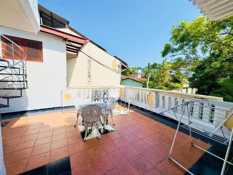 Prime House in Nugegoda – 2 Units