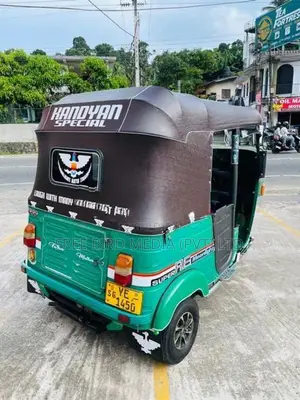 Bajaj RE 2010