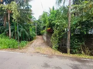 88 P of Land for Sale at Kahathuduwa close vicinity to Highway.