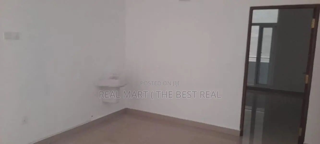 SUPERIOR HOMES : 4BR (2010 SQFT) UNFURNISHED APT FOR SALE IN COLOMBO 5