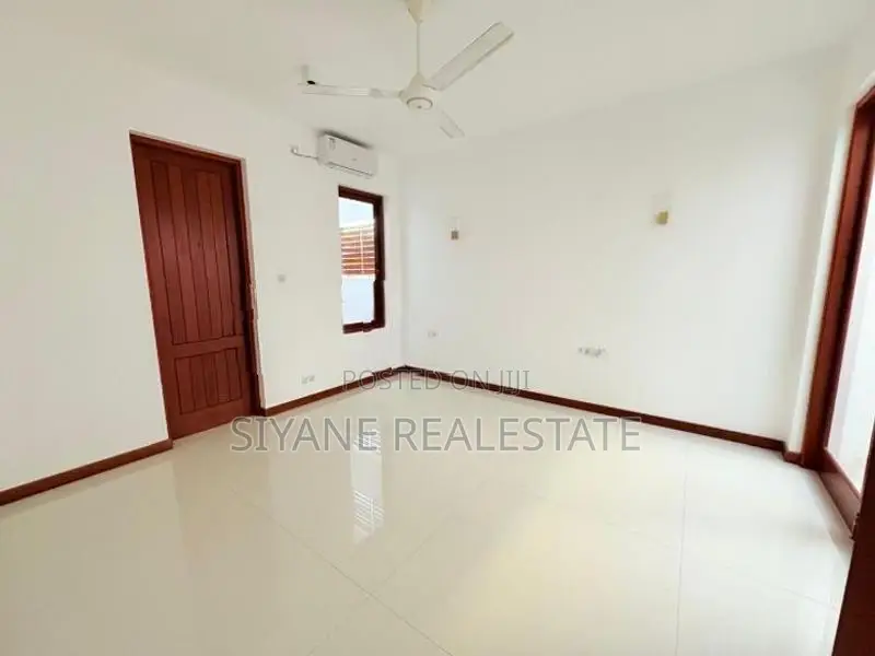Beautiful Luxury 3 Storey House for Sale in Kotte