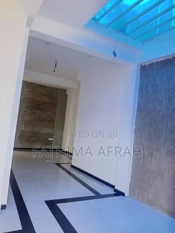 Up stair House for Rent - Boralesgamuwa