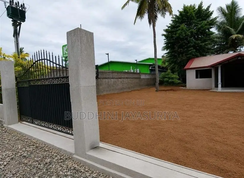 Commercial Land with Building for Rent Kasagahawatta Kotugoda
