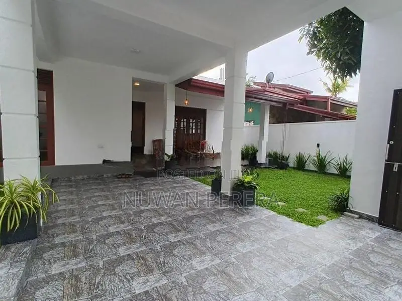Piliyandala Dampe from bricks made ground floor complete house sale .