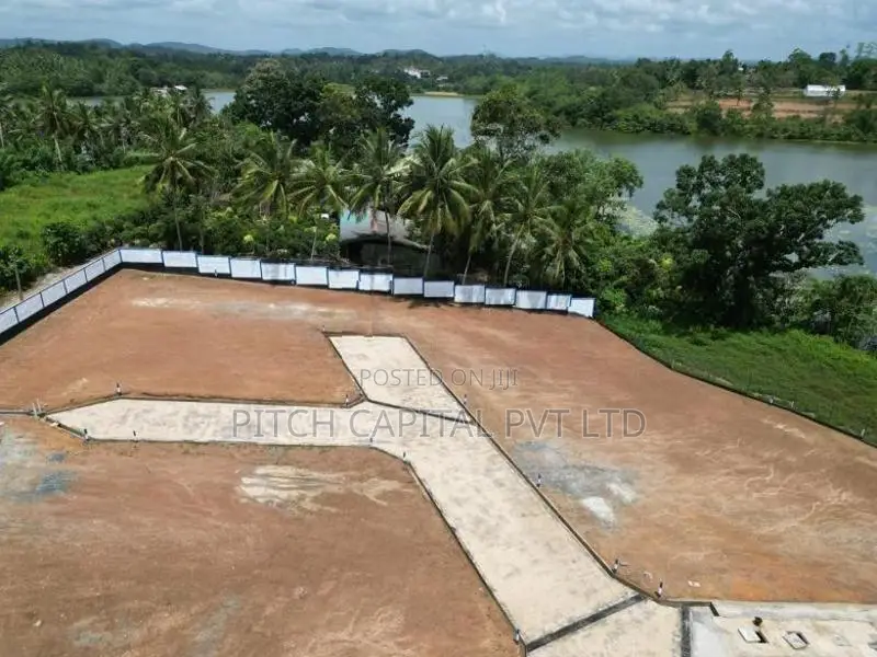 බණ්ඩාරගම උයන්වත්ත වැවට මුණලා වටිනා ඉඩමක්