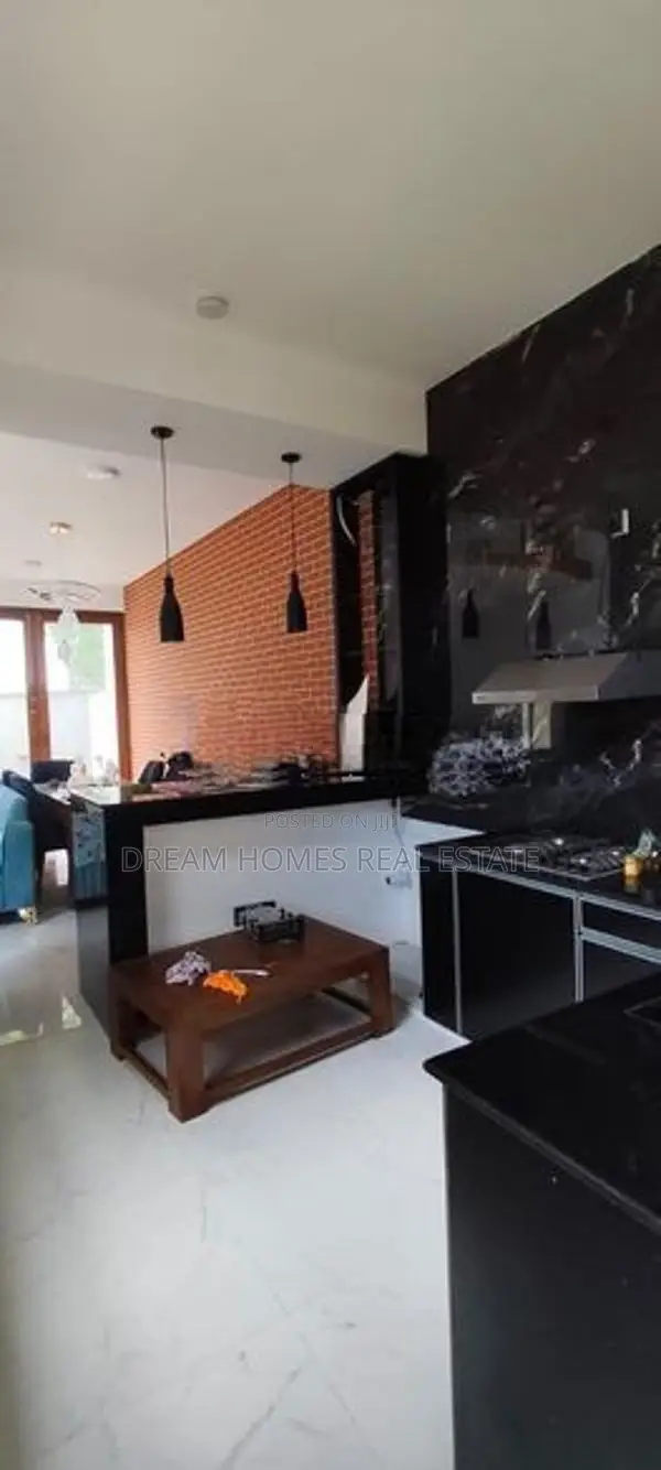 Residential House for Rent in Thalawathugoda