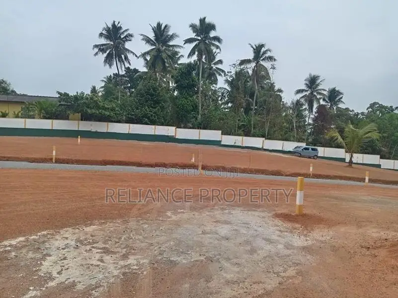 Land at Kottawa