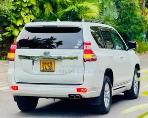 Toyota Land Cruiser Prado TZG Premium TRJ151 2017