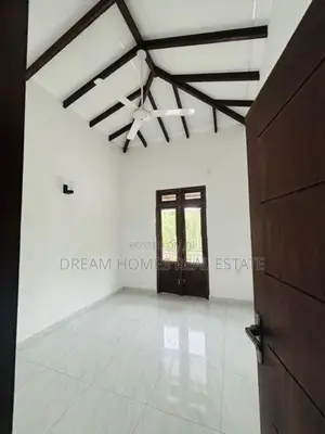 Spacious Modern House for Sale on Galwarusa Road, Athurugiriya
