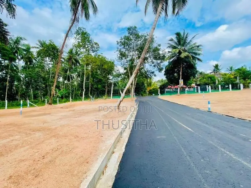 Best Land for Sale in Kalagedihena