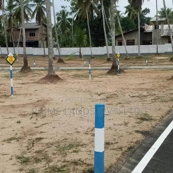 Land For Sale Veyangoda