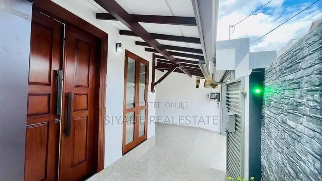 Beautiful Luxury Single Storey House for Sale Athurugiriya
