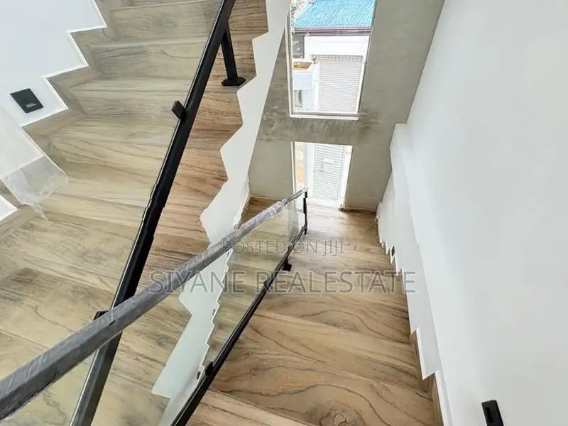 Modern Luxury House For Sale Athurugiriya