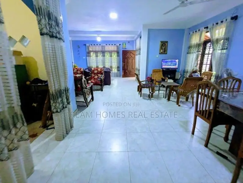 Spacious Two-Storey House for Sale in Humbutiyawa, Nittambuwa