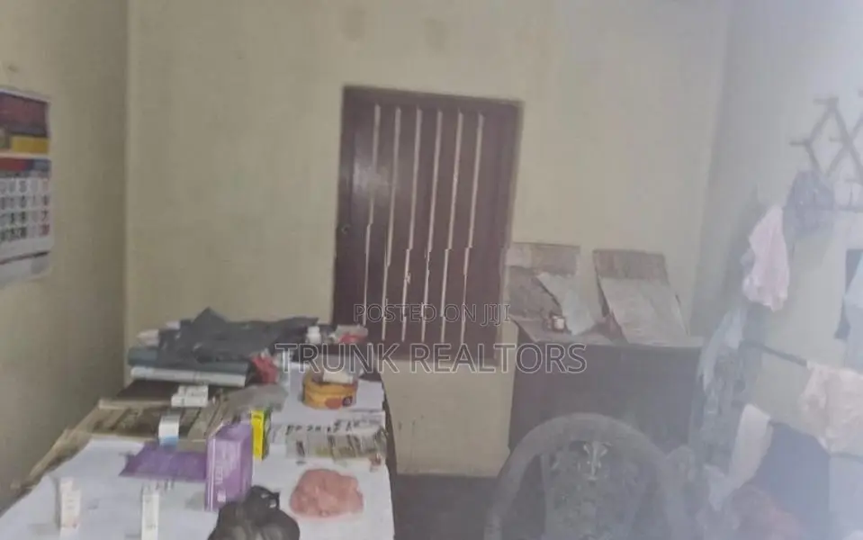 Minuwangoda land with house For Sale (NK11316)