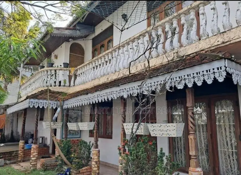 Wattala : 4BR (12P) Two Storey Residential House for Sale