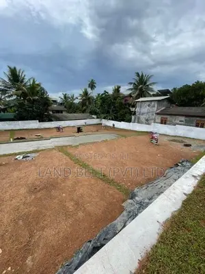 හයිලෙවල් පාරට 200m දුරින් ඉඩමක් Kottawa