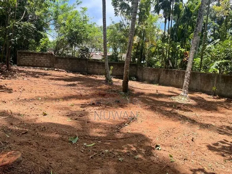 Land for sale in Athurugiriya