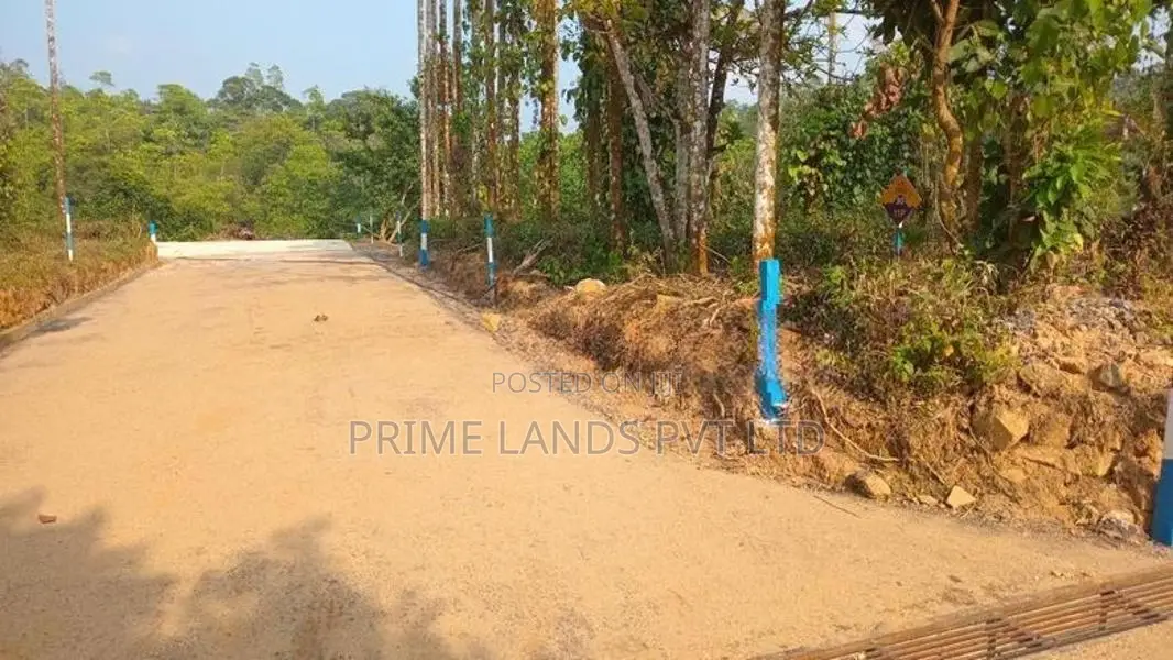 නාවලපිටිය නගරයෙන් ඉඩමක් විකිණීමට