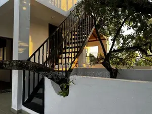 Beautiful Luxury Living In Nugegoda