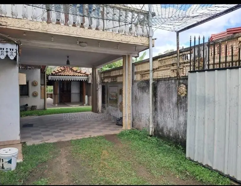 Wattala : 4BR (12P) Two Storey Residential House for Sale