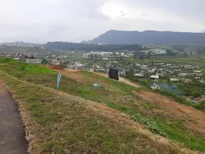 නුවරඑළිය නගරයෙන් ඉඩමක් විකිණීමට