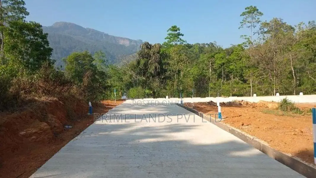 නාවලපිටිය නගරයෙන් ඉඩමක් විකිණීමට