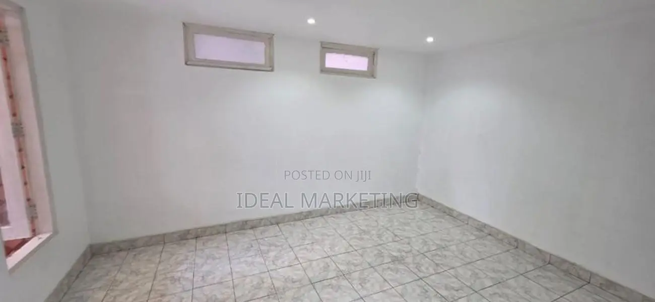 6 Bedroom Residential House for Rent Colombo 7,(EM792)