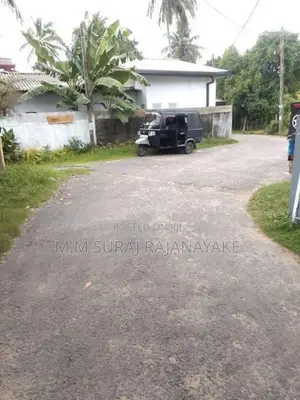 කටුනායක අවටින් වටිනා ඉඩමක් විකිණීමට ඇත