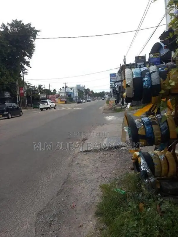 කටුනායක අවටින් වටිනා ඉඩමක් විකිණීමට ඇත