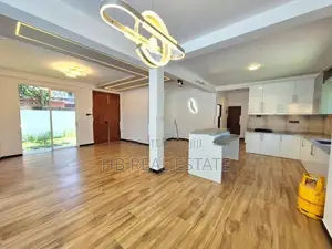 Architecture Designed with Swimming Pool Luxury House in Piliyandala