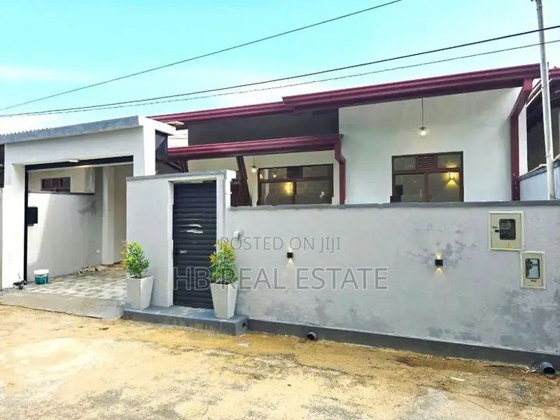Newly Build Luxury Single Storey House for Sale in Pitipana