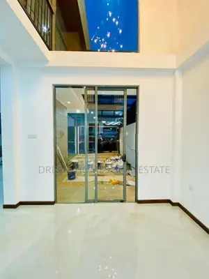 Luxury House for Sale in Athurugiriya