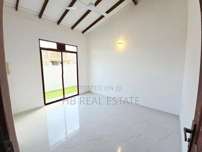 Newly Build Luxury Single Storey House for Sale in Pitipana