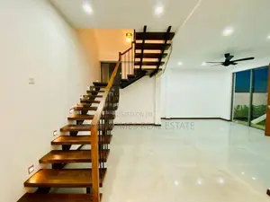 Luxury House for Sale in Athurugiriya