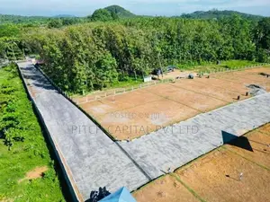 පැය 24 පුරා බස් ධාවනය වන 122 මාර්ගයට මුහුණලා බිම්කොටස් කලුඅග්ගලින්
