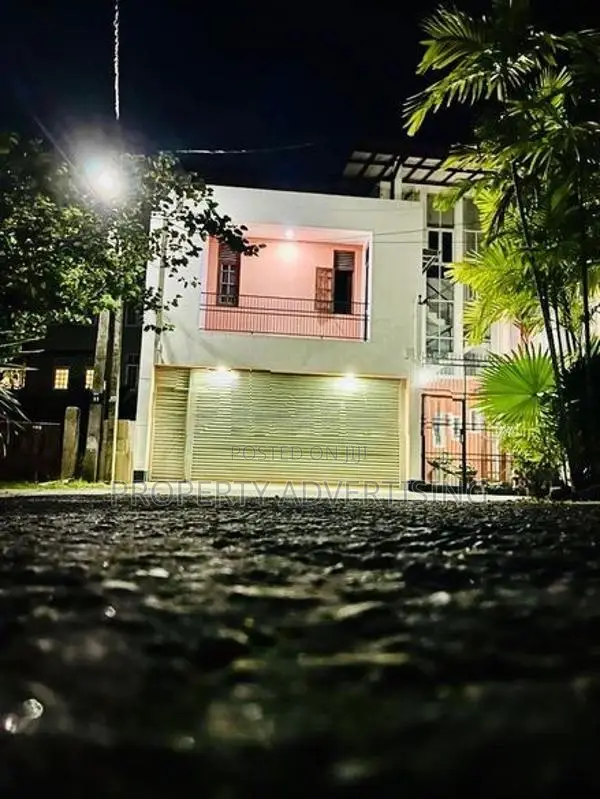 Dehiwala Pepiliyana Modern 3-Storey House for Sale