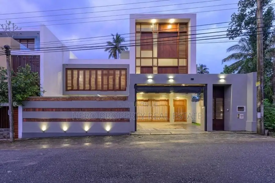 HAS212 - Brand New Super Luxurious House for Sale in Kesbawa