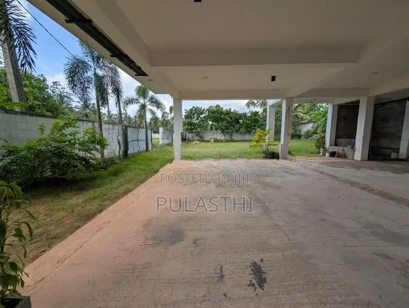 Warehouse with Land for Rent Homagama