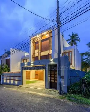 HAS212 - Brand New Super Luxurious House for Sale in Kesbawa