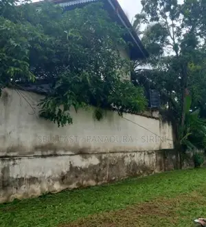Land for Sale Panadura - Dharmarama Rd (පර්චස් 7)