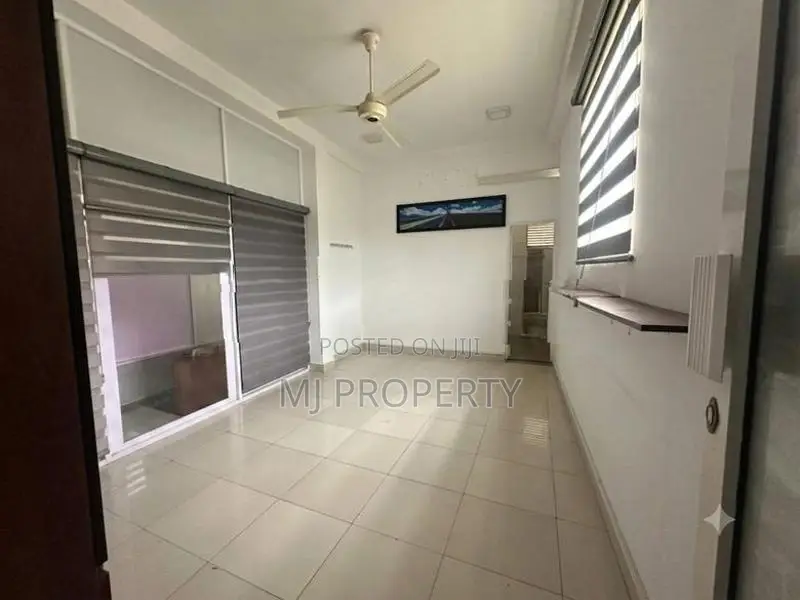 ( YR-1084 ) Valuable Upper Floor House Rent in Homagama