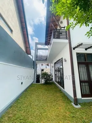 Nugegoda Beautiful Modern Three Storey House For Sale.