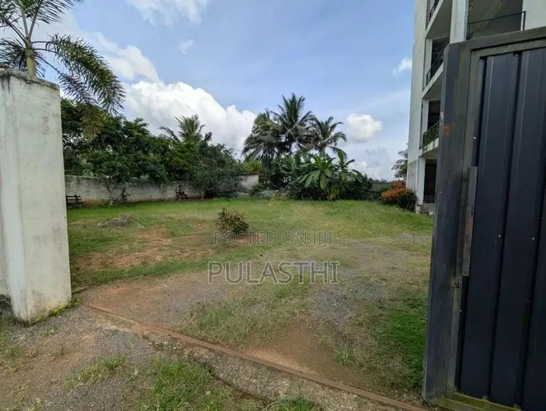 Warehouse with Land for Rent Homagama